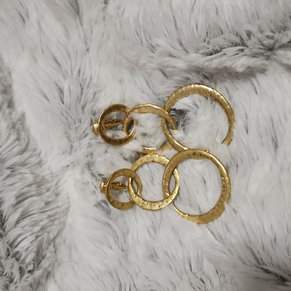 Vintage Hammered 3 ring earrings